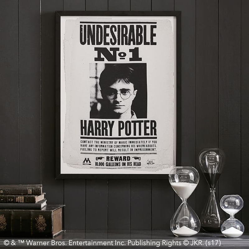 Illustration for article titled Finally, the Chance to Slather Your Lounge With Harry Potter ParaphernaliaÂ